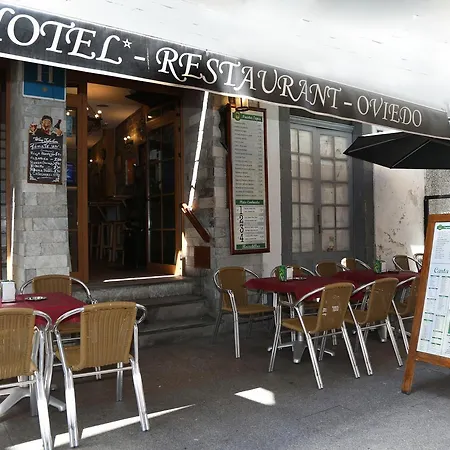 Restaurante Oviedo لواركا